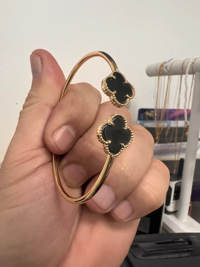 14K Gold Onyx Clover bangle