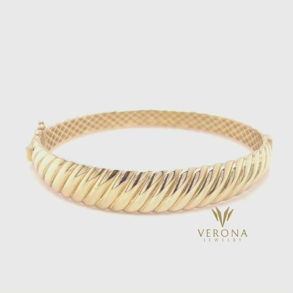 
                  
                    Load and play video in Gallery viewer, 10Kt Gold Sia Bangle
                  
                
