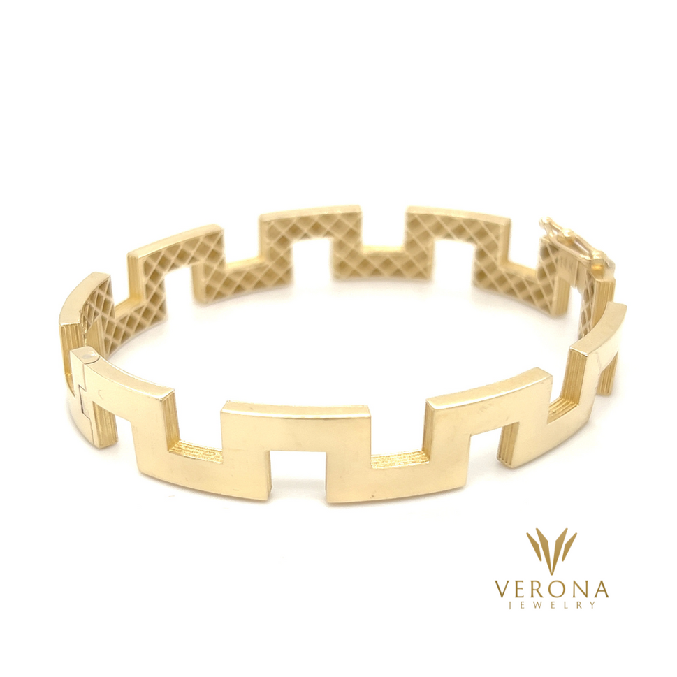 14Kt Gold Design Bangle